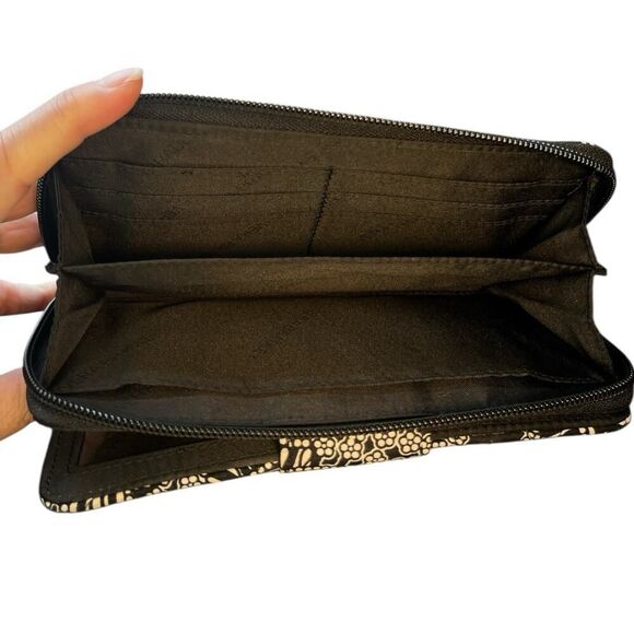 Vera Bradley Turnlock Wallet in Blanco Bouquet - Picture 4 of 5